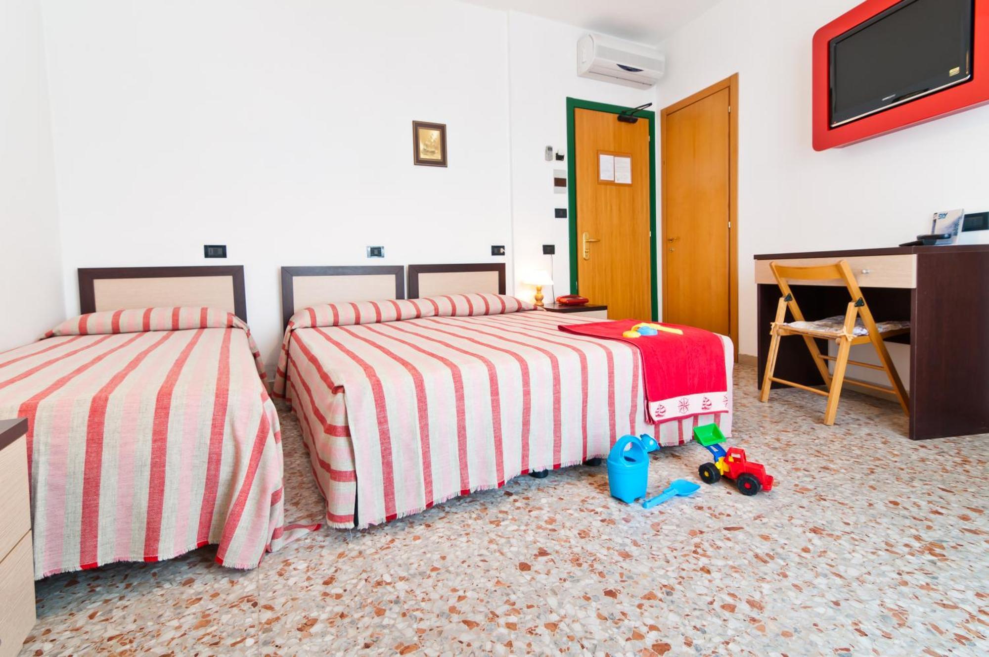 Hotel Milan Rosolina Mare Kültér fotó
