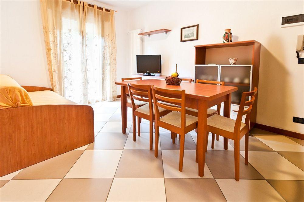 Hotel Milan Rosolina Mare Kültér fotó