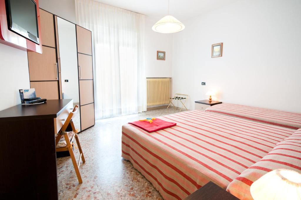 Hotel Milan Rosolina Mare Szoba fotó